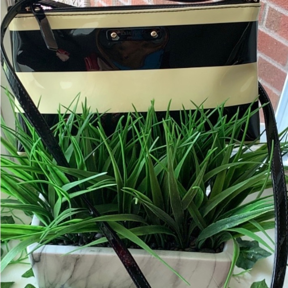Kate Spade Black and Cream Crossbody Bag
